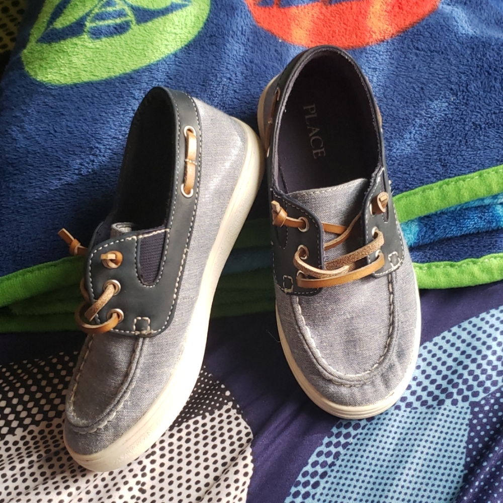 Shoes - Picture 3 of 4